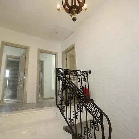 Alya Mou Butik Çeşme